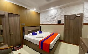 Vinayak Guest House Kolkata 3*
