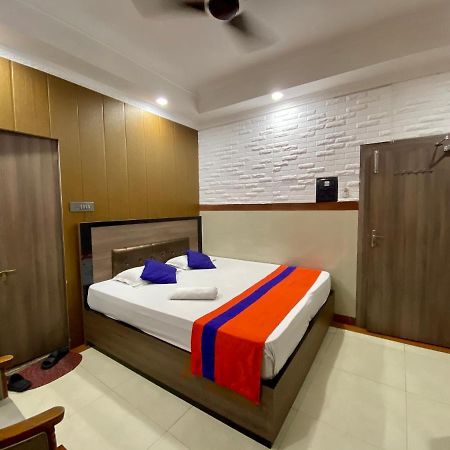 Vinayak Guest House Kolkata Exterior photo